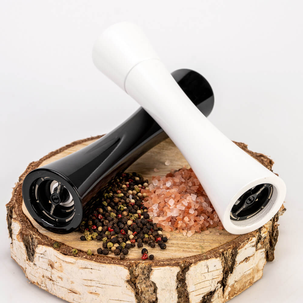 1000_superbutelki_2_4_aranżacja_czarny i biały.jpg